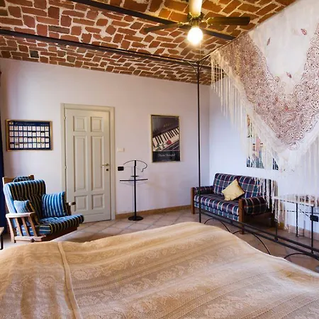 בית חווה Cascina Desderi אסטי