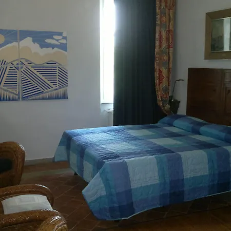 Cascina Desderi ファームステイ アスティ