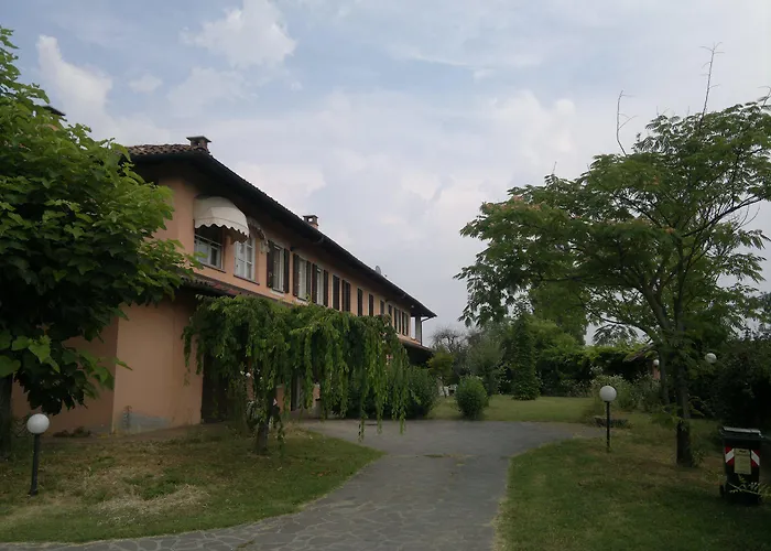 Alloggio per agriturismo Cascina Desderi *
